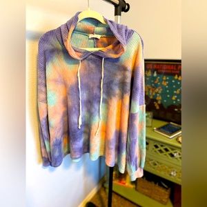 Light weight pull over hoodie